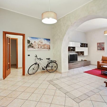 Central Balcony Apartment CTA Exteriör bild